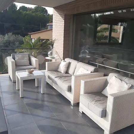 Con Piscina Privada, 2 Jacuzzis Y Barbacoa