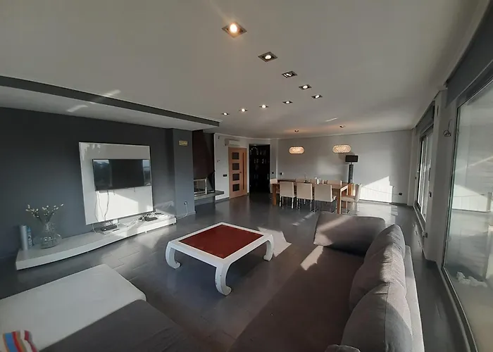 Con Piscina Privada, 2 Jacuzzis Y Barbacoa